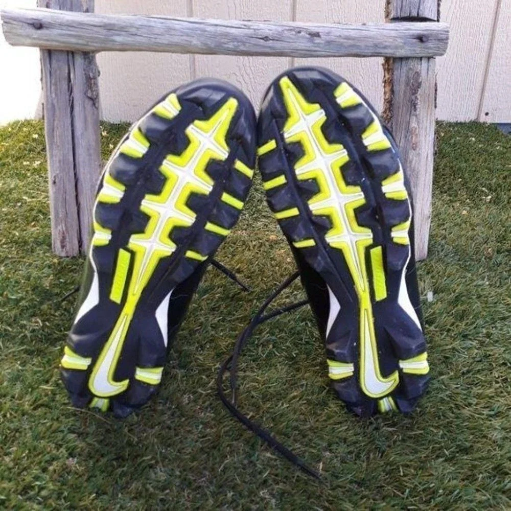 Nike‎ 2725236 002 Football Cleats Alpha Shark 2 Paint Splatter Black White Sz 9